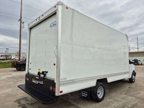 New 2025 Chevrolet Express 3500 Work Van w/ Power Convenience Package image 5