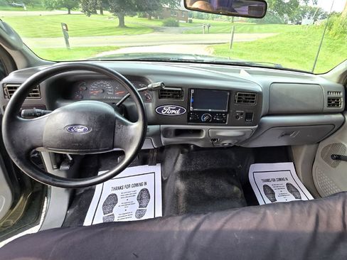 Used 2003 Ford F250 2WD Regular Cab Super Duty image 17