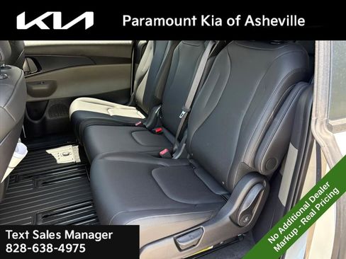 New 2026 Kia Carnival FWD image 21