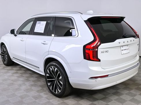 Certified 2025 Volvo XC90 B6 Plus AWD/4WD image 4