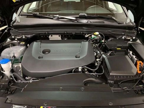 Used 2025 Volvo XC40 B5 Plus image 80