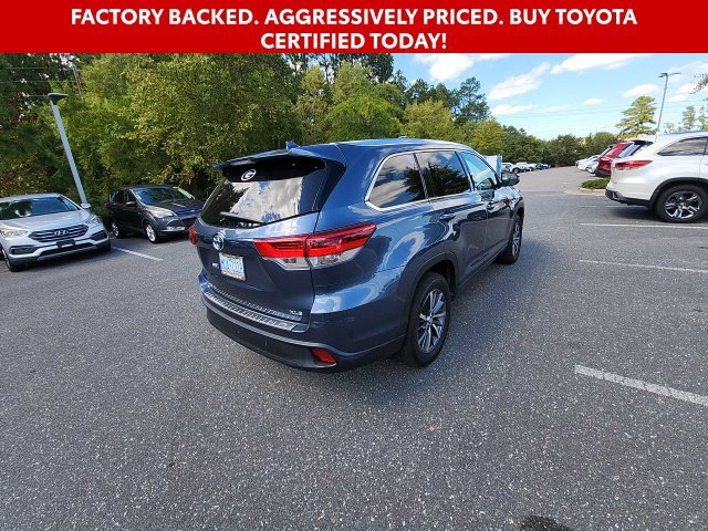 Used 2017 Toyota Highlander XLE w/ Carpet Mat Package FWD image 14
