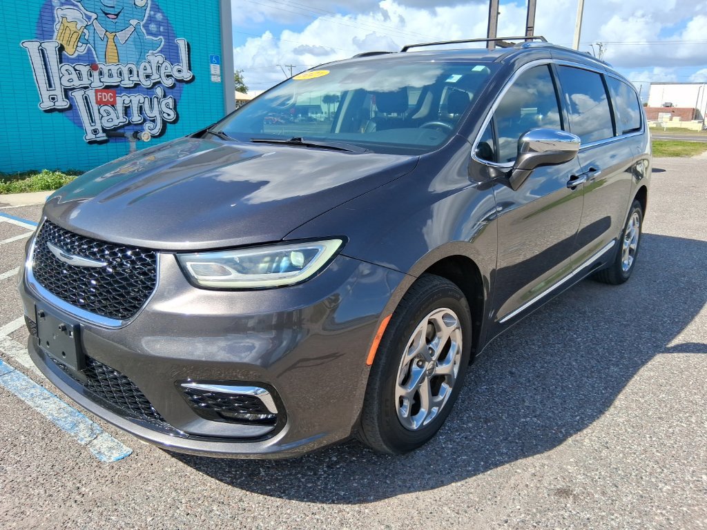 Used 2021 Chrysler Pacifica Limited AWD/4WD image 7