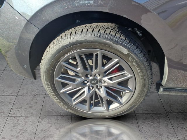 Used 2025 Ford Expedition Max Platinum w/ Stealth Performance Package AWD/4WD image 6