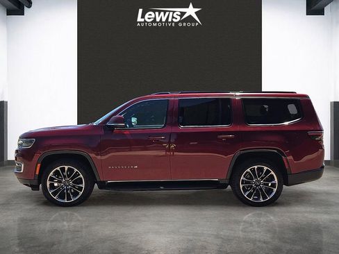 Used 2022 Jeep Wagoneer Series II w/ Premium Group I AWD/4WD image 2