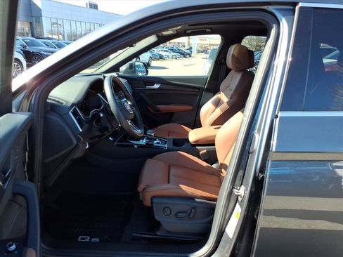 Certified 2024 Audi Q5 e Premium image 11