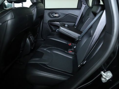 Used 2022 Jeep Cherokee Limited image 14