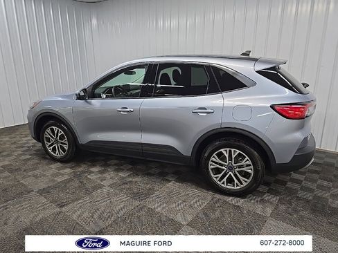 Used 2022 Ford Escape SEL image 5