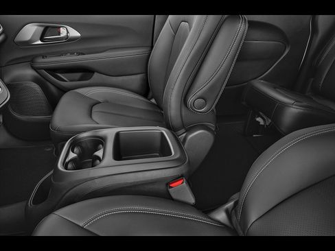 New 2026 Chrysler Voyager LX FWD image 25