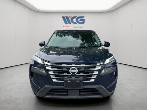 Used 2024 Nissan Rogue SV AWD/4WD image 2