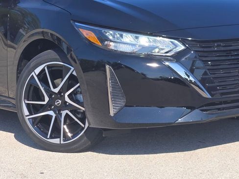 Used 2024 Nissan Sentra SR w/ SR Premium Package image 4