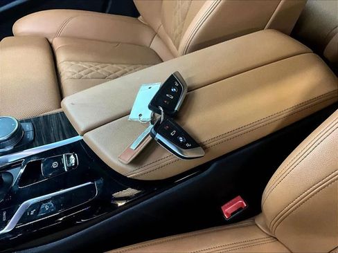 Used 2021 BMW 530i w/ Premium Package RWD image 37