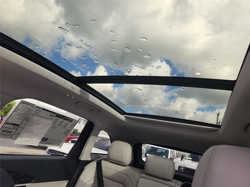 New 2026 Lincoln Nautilus Reserve image 16