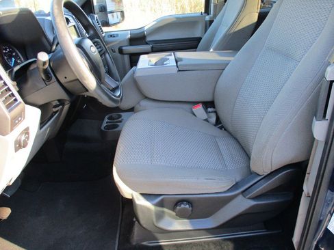 Used 2017 Ford F250 XLT w/ FX4 Off-Road Package image 13