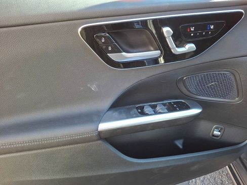 Used 2025 Mercedes-Benz C 300 4MATIC Sedan image 6