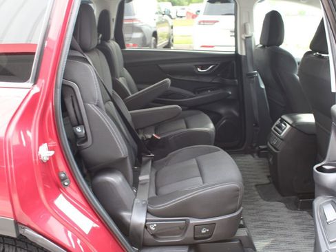 Used 2025 Subaru Ascent Premium AWD/4WD image 24