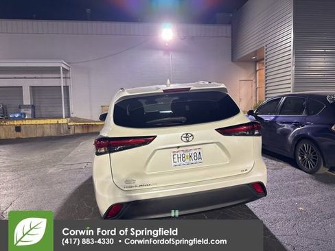 Used 2020 Toyota Highlander XLE image 4