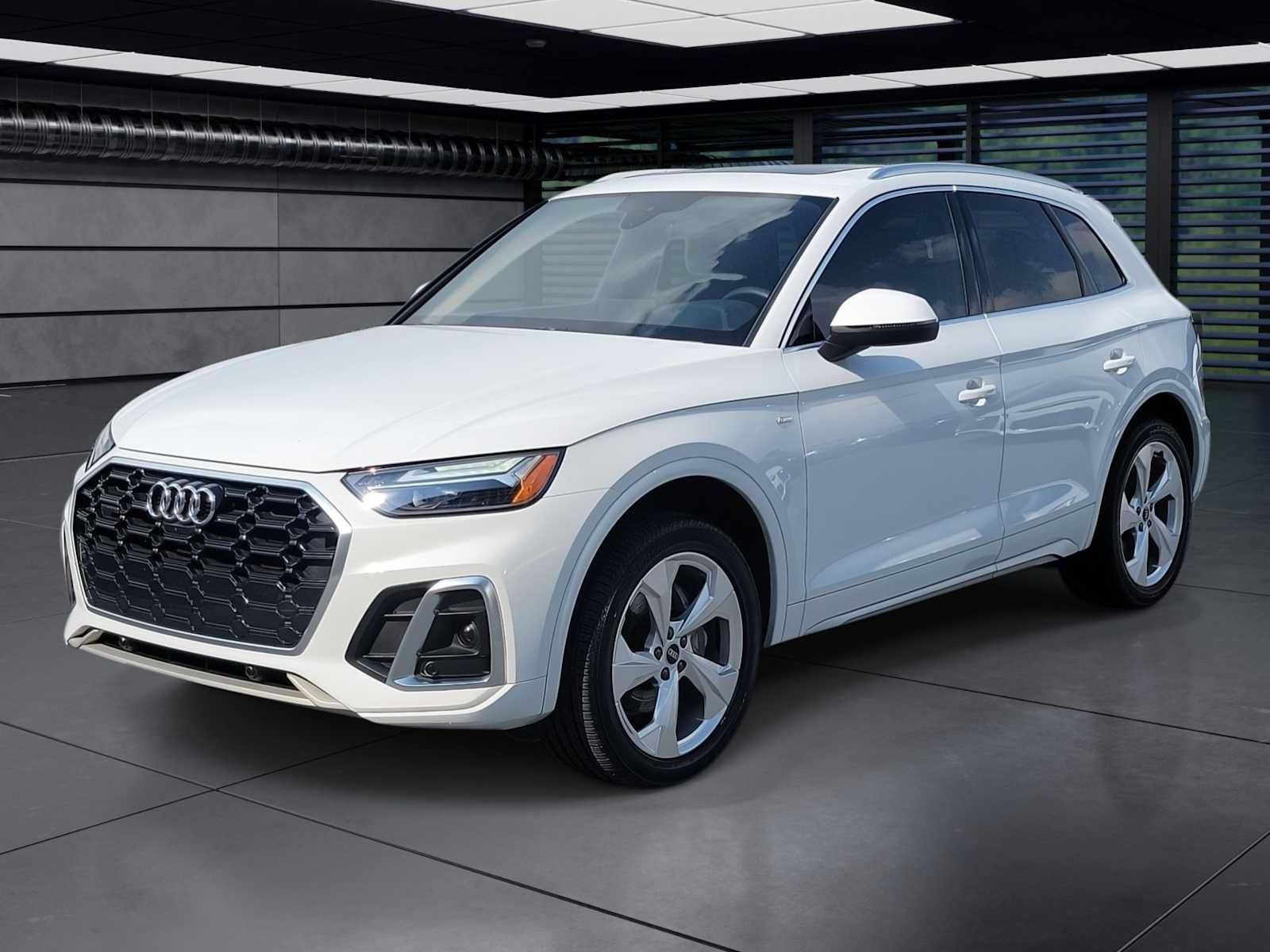 Certified 2023 Audi Q5 2.0T Premium Plus w/ Premium Plus Package AWD/4WD image 1