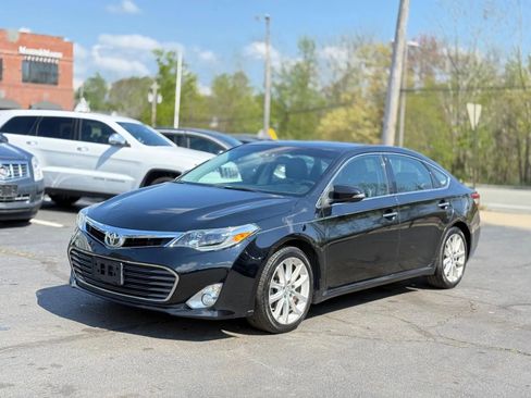 Used 2013 Toyota Avalon Limited FWD image 5