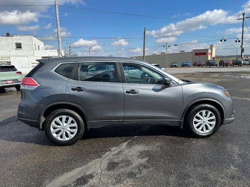 Used 2016 Nissan Rogue S image 4
