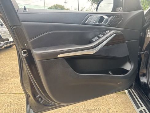 Used 2020 BMW X7 xDrive40i w/ Cold Weather Package image 29