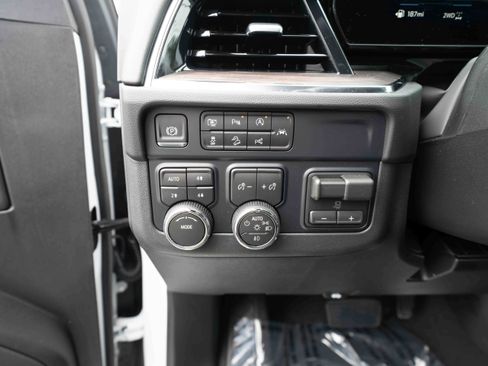 Used 2026 Chevrolet Tahoe LT w/ Comfort Package AWD/4WD image 11
