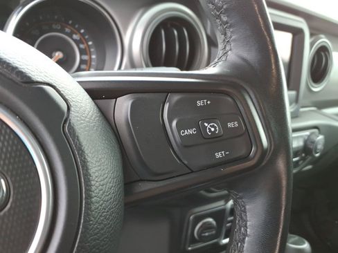 Used 2022 Jeep Gladiator Sport AWD/4WD image 19