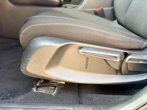 Used 2025 Honda CR-V LX image 13