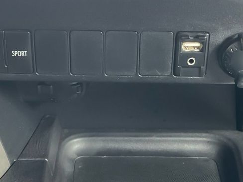Used 2016 Toyota RAV4 XLE AWD/4WD image 26