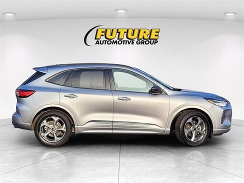 Used 2023 Ford Escape ST-Line image 6