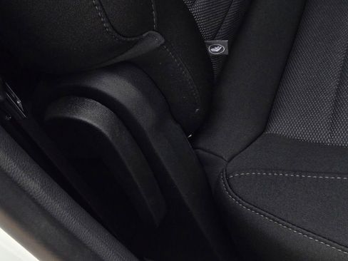 Used 2024 Ford Edge SE image 11