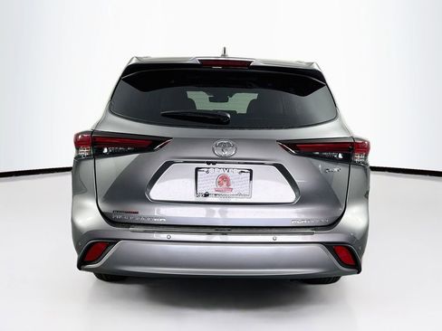 New 2026 Toyota Highlander Platinum image 7