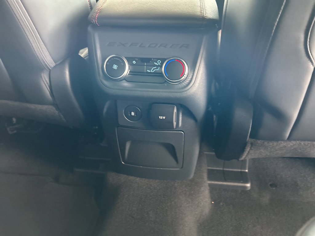 Used 2025 Ford Explorer ST-Line AWD/4WD image 27