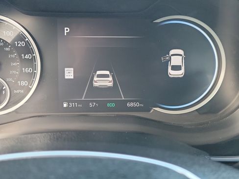 Certified 2025 Genesis G70 2.5T image 10