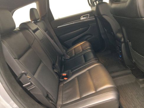 Used 2021 Jeep Grand Cherokee Limited w/ Luxury Group II image 19