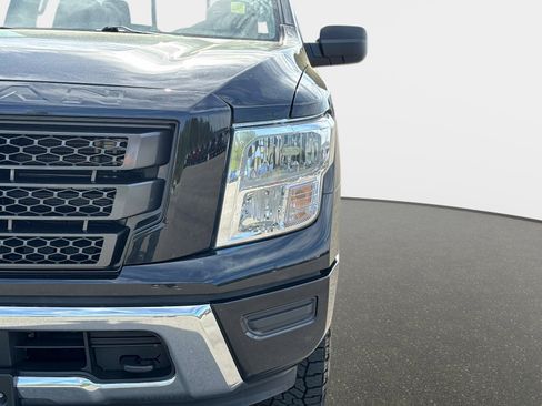 Used 2024 Nissan Titan SV AWD/4WD image 10