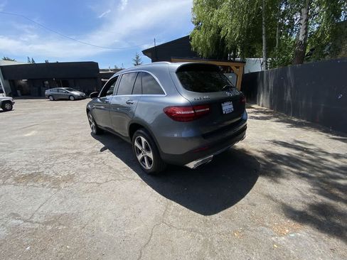 Used 2019 Mercedes-Benz GLC 300 4MATIC image 4