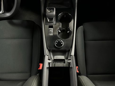 Used 2024 Nissan Rogue S image 22