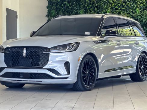 Certified 2025 Lincoln Aviator Reserve w/ Equipment Group 201A AWD/4WD image 8