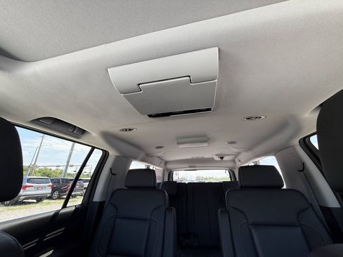 Used 2015 Chevrolet Suburban LTZ AWD/4WD image 32