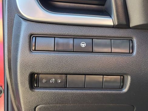 Certified 2022 Nissan Rogue SV image 9