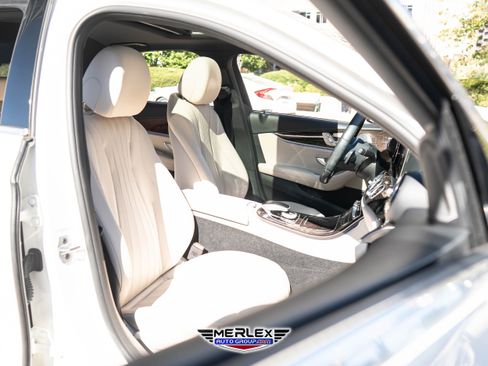 Used 2019 Mercedes-Benz E 300 w/ Premium 1 Package image 17