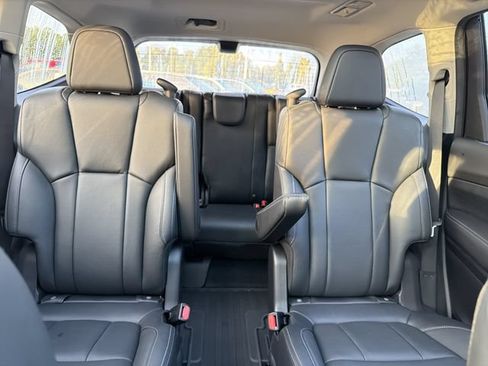 Used 2024 Subaru Ascent Touring AWD/4WD image 31