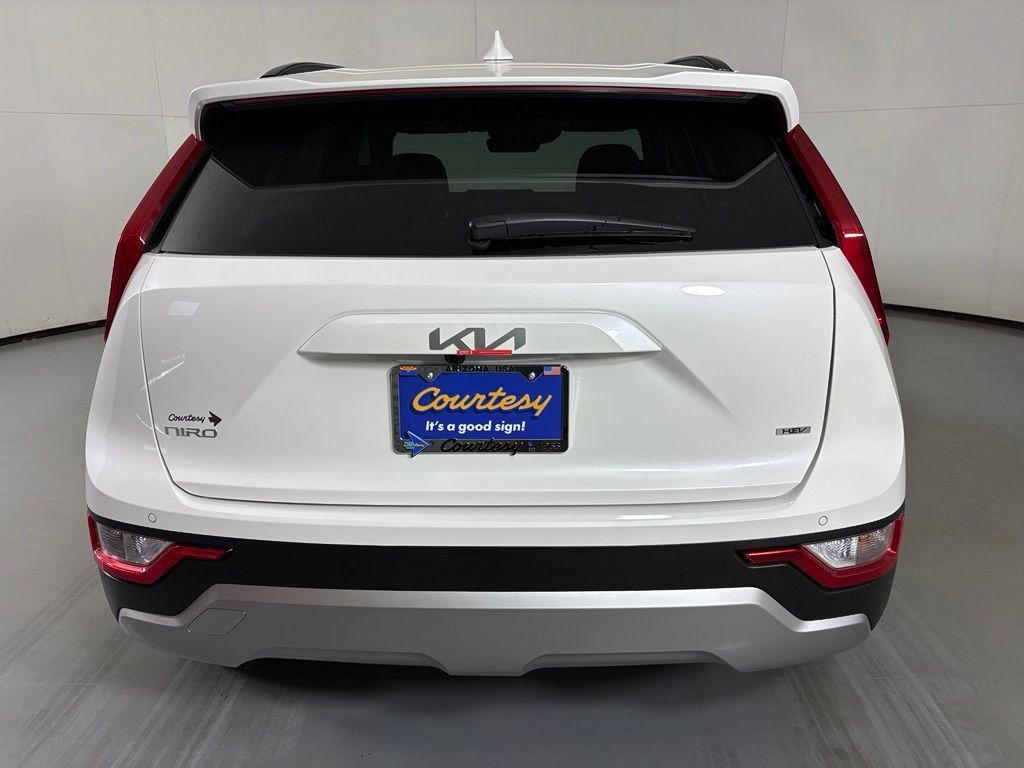 New 2026 Kia Niro EX FWD image 7