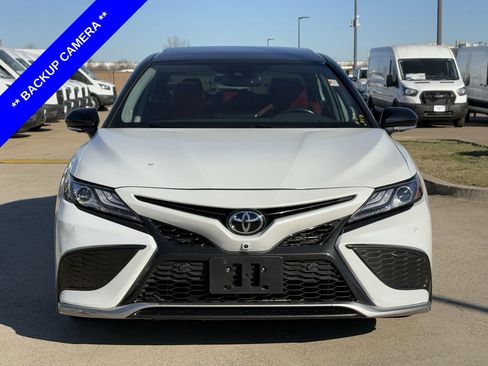 Used 2021 Toyota Camry XSE image 9