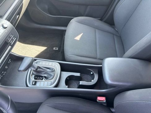 Certified 2025 Hyundai Kona SEL AWD/4WD image 30