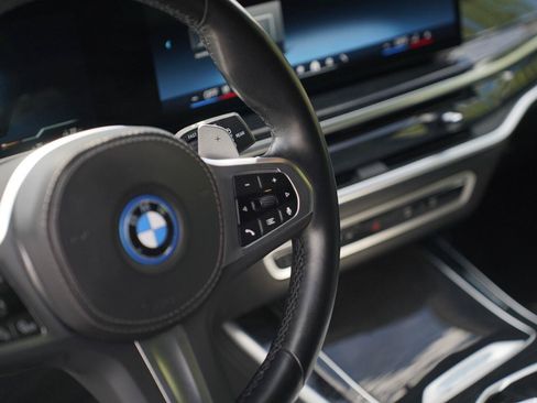 Used 2024 BMW X5 xDrive50e w/ M Sport Package AWD/4WD image 12