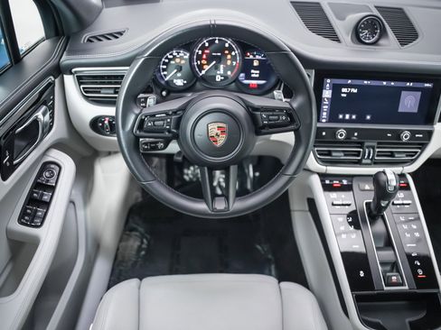 Certified 2023 Porsche Macan image 16