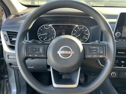 Certified 2023 Nissan Rogue SV image 7