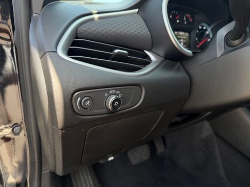 Used 2025 Chevrolet Malibu LT FWD image 13